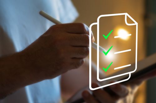 Abstrakt Person mit Checkliste